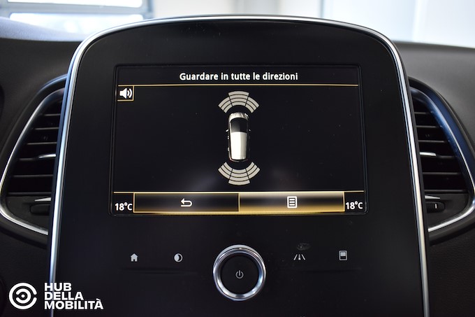 RENAULT Scénic TCe 140 CV EDC FAP Business